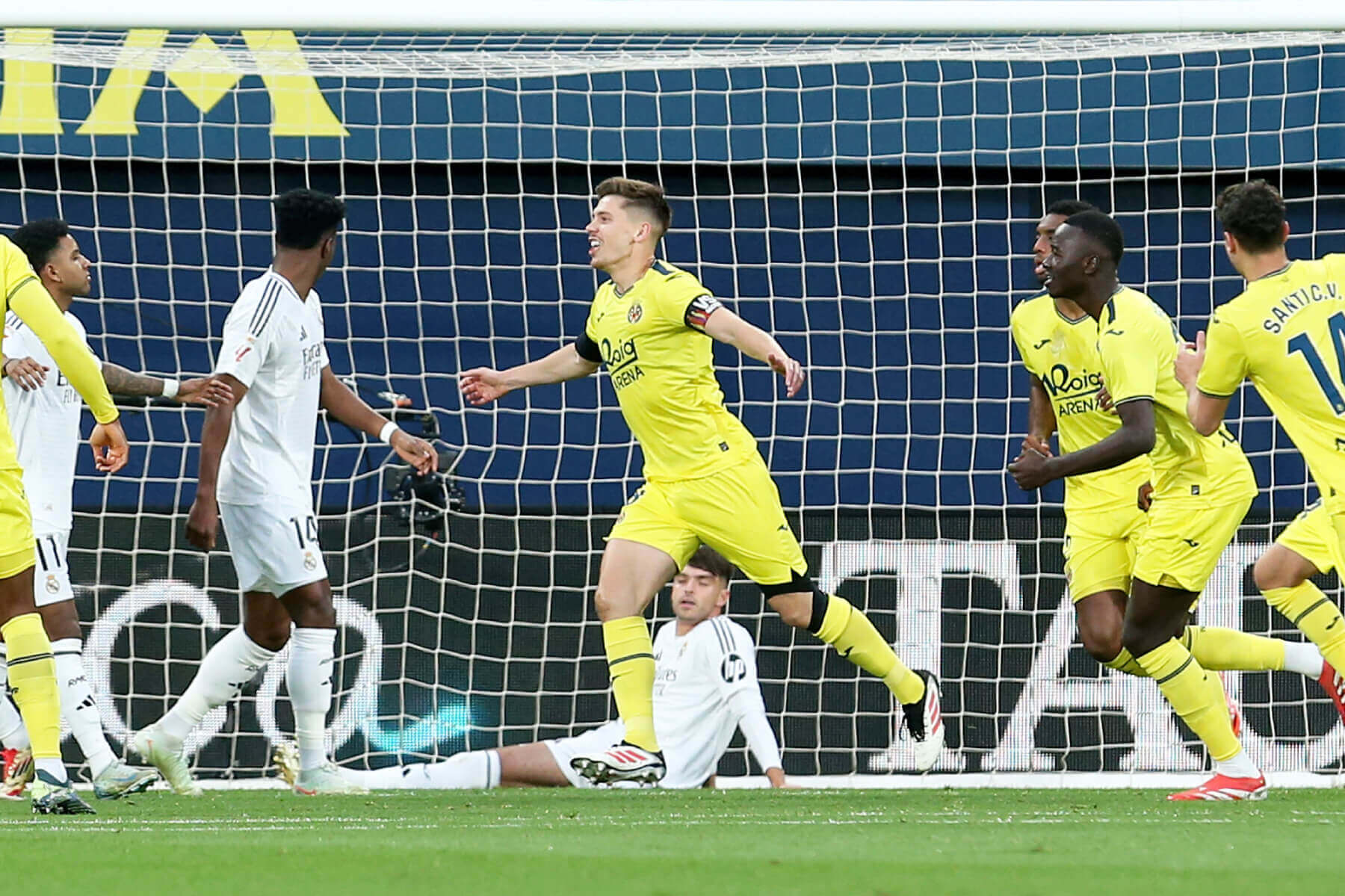 El Villarreal celebra un gol contra el Real Madrid